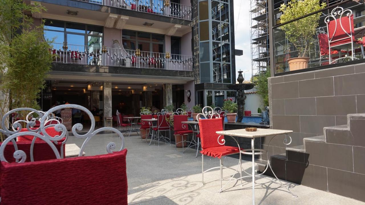 Hotel Elysee Тирана Экстерьер фото