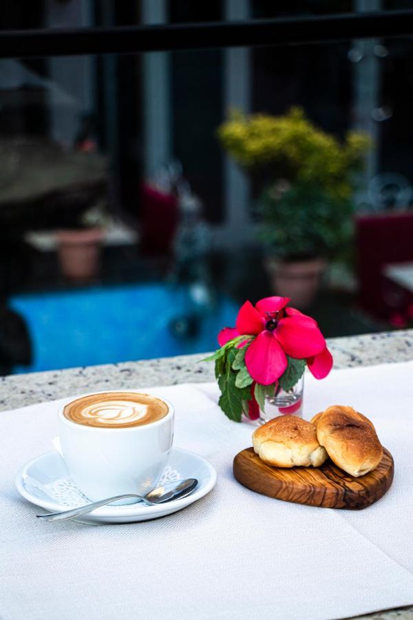 Hotel Elysee Тирана Экстерьер фото