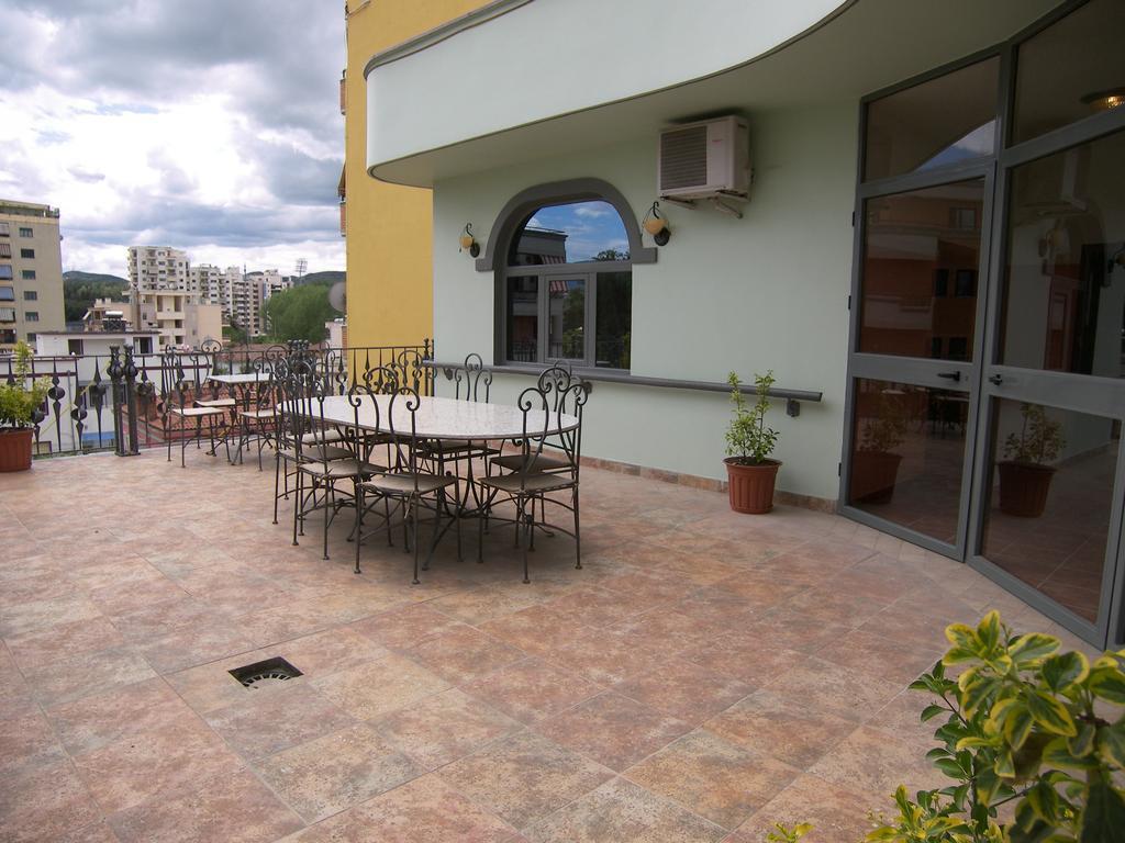 Hotel Elysee Тирана Экстерьер фото