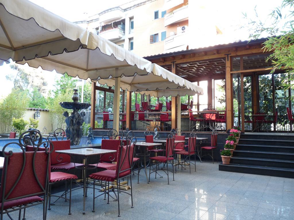 Hotel Elysee Тирана Экстерьер фото