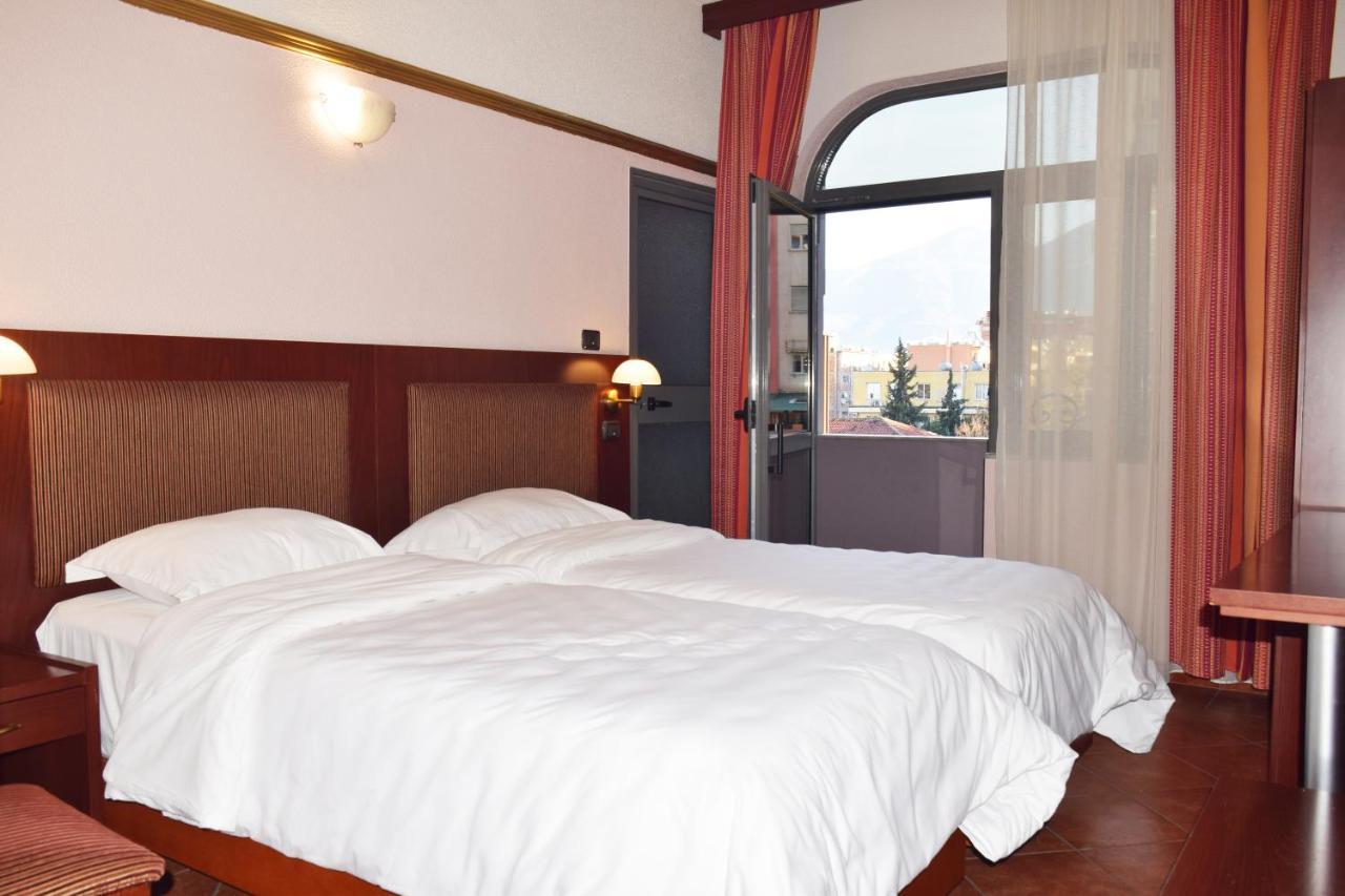 Hotel Elysee Тирана Экстерьер фото