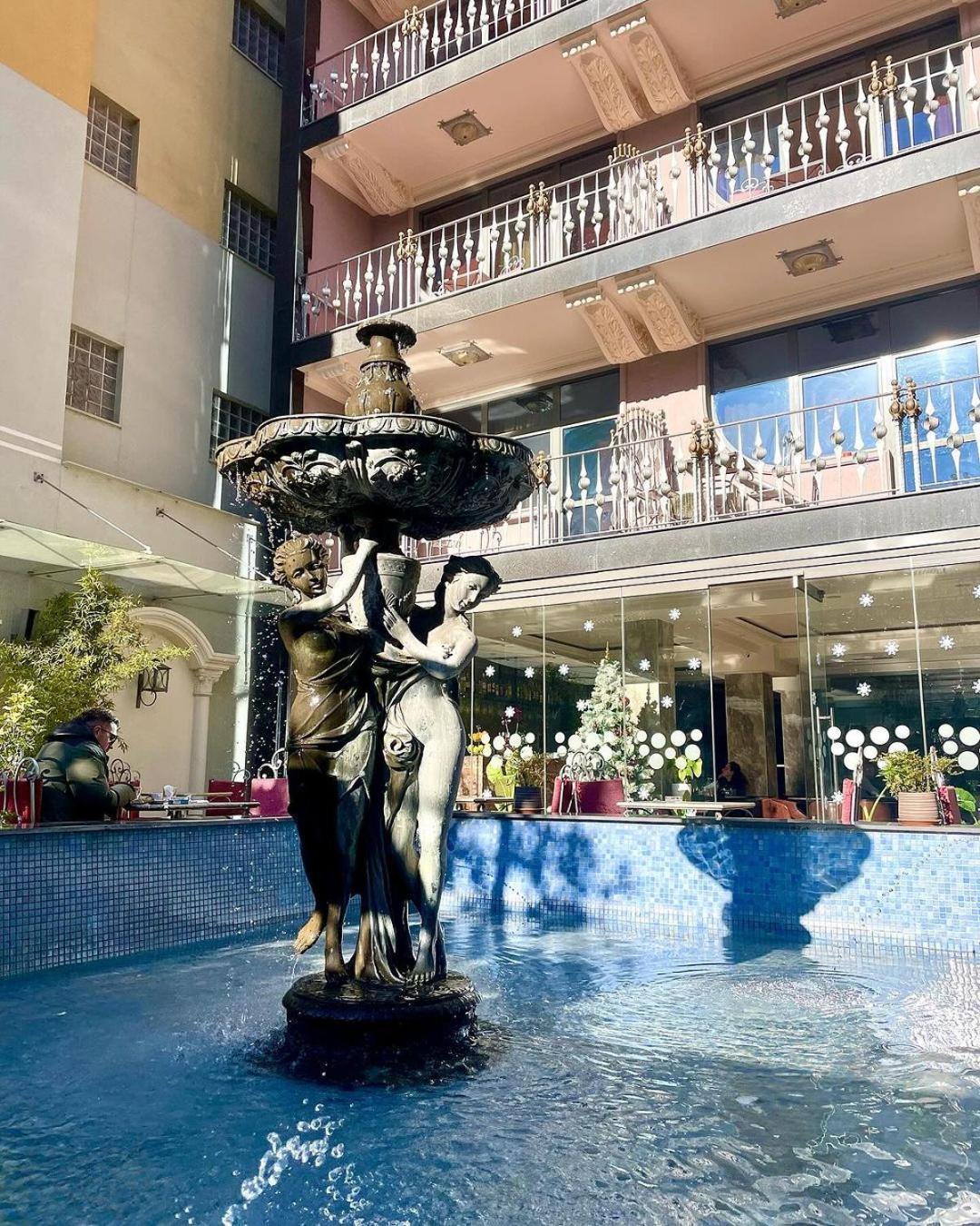 Hotel Elysee Тирана Экстерьер фото