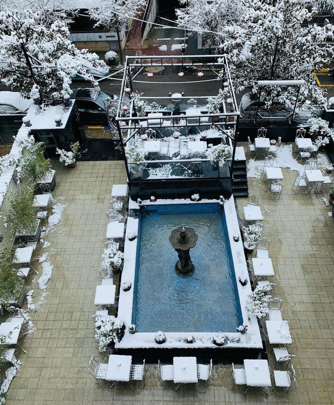 Hotel Elysee Тирана Экстерьер фото